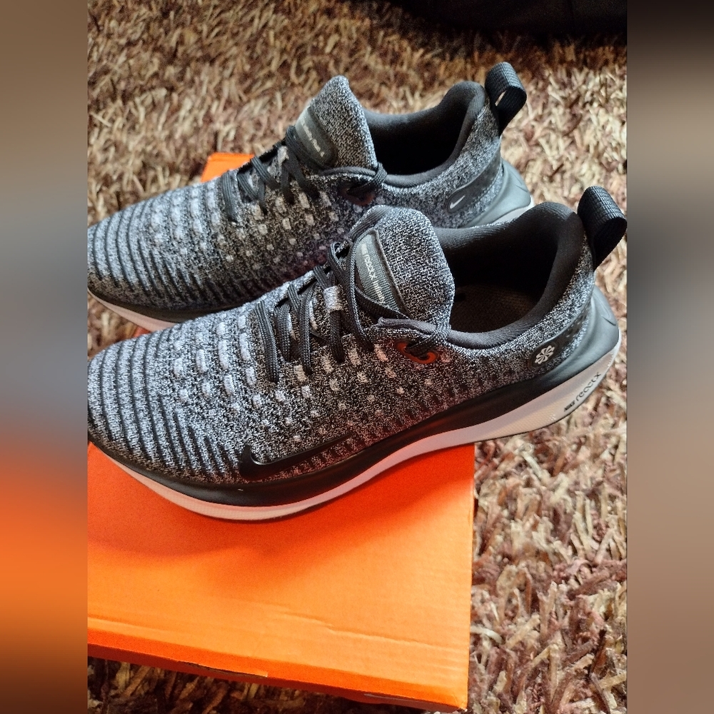 Nike ReactX Infinity Run 4 Black White Oreo Womens 7/8 Athletic Shoes New w. Box